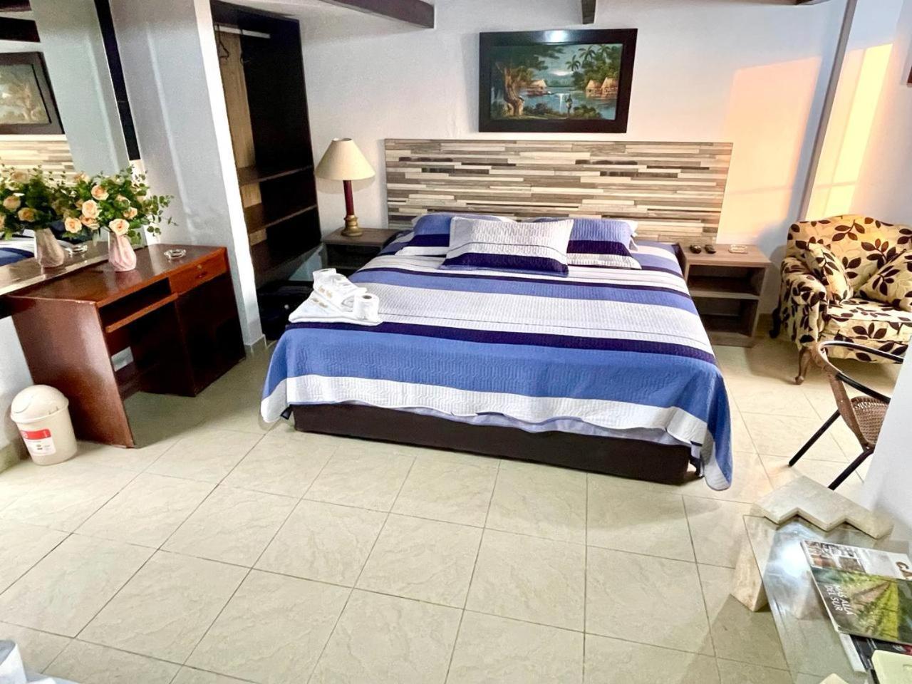 Hostal Ocean Pacifico Пунта Негра Екстериор снимка