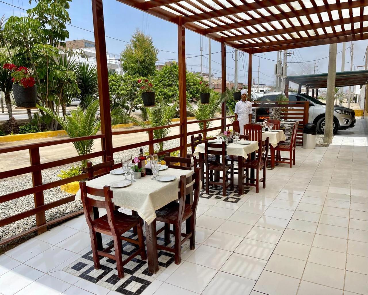 Hostal Ocean Pacifico Пунта Негра Екстериор снимка