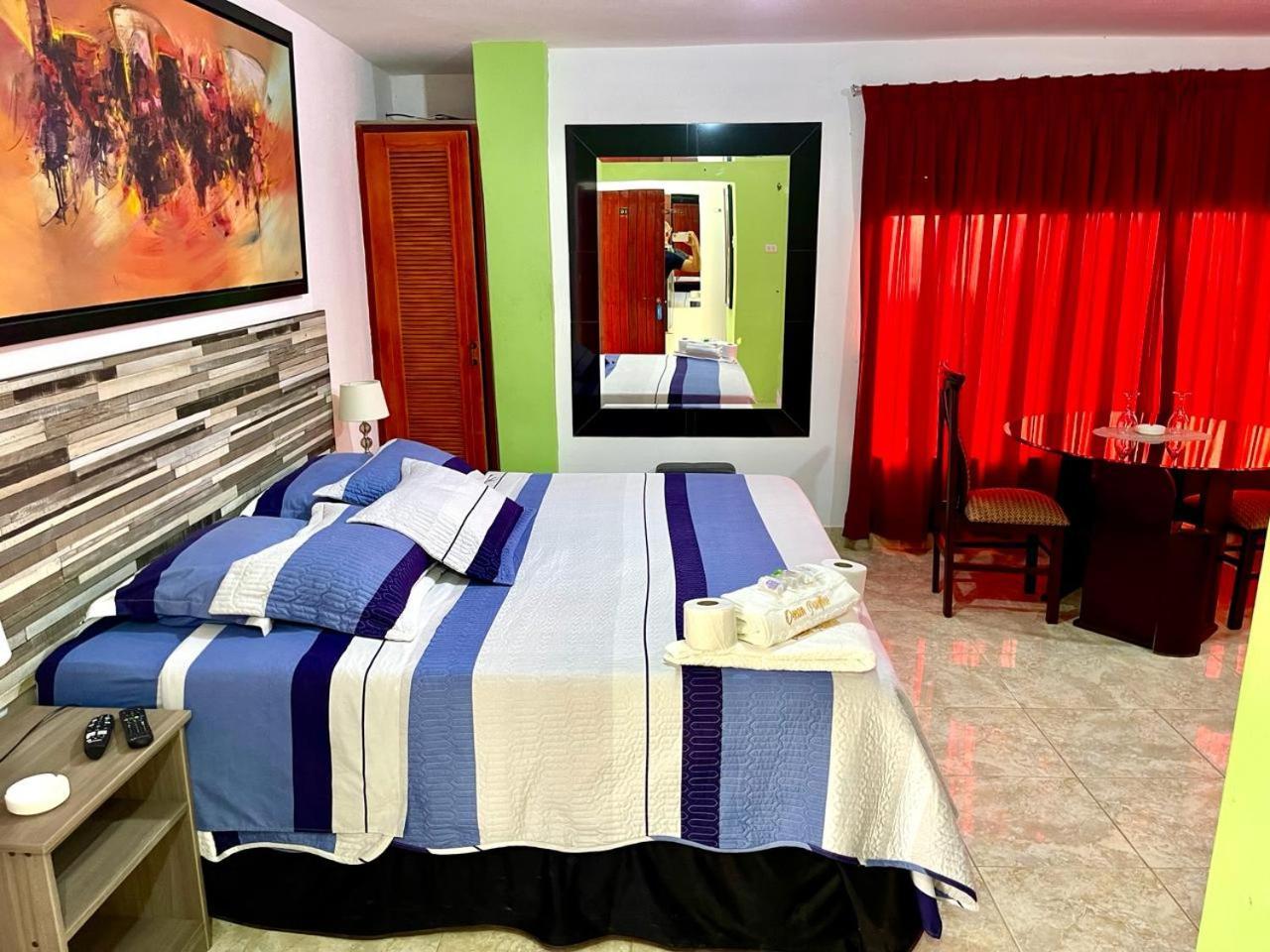 Hostal Ocean Pacifico Пунта Негра Екстериор снимка