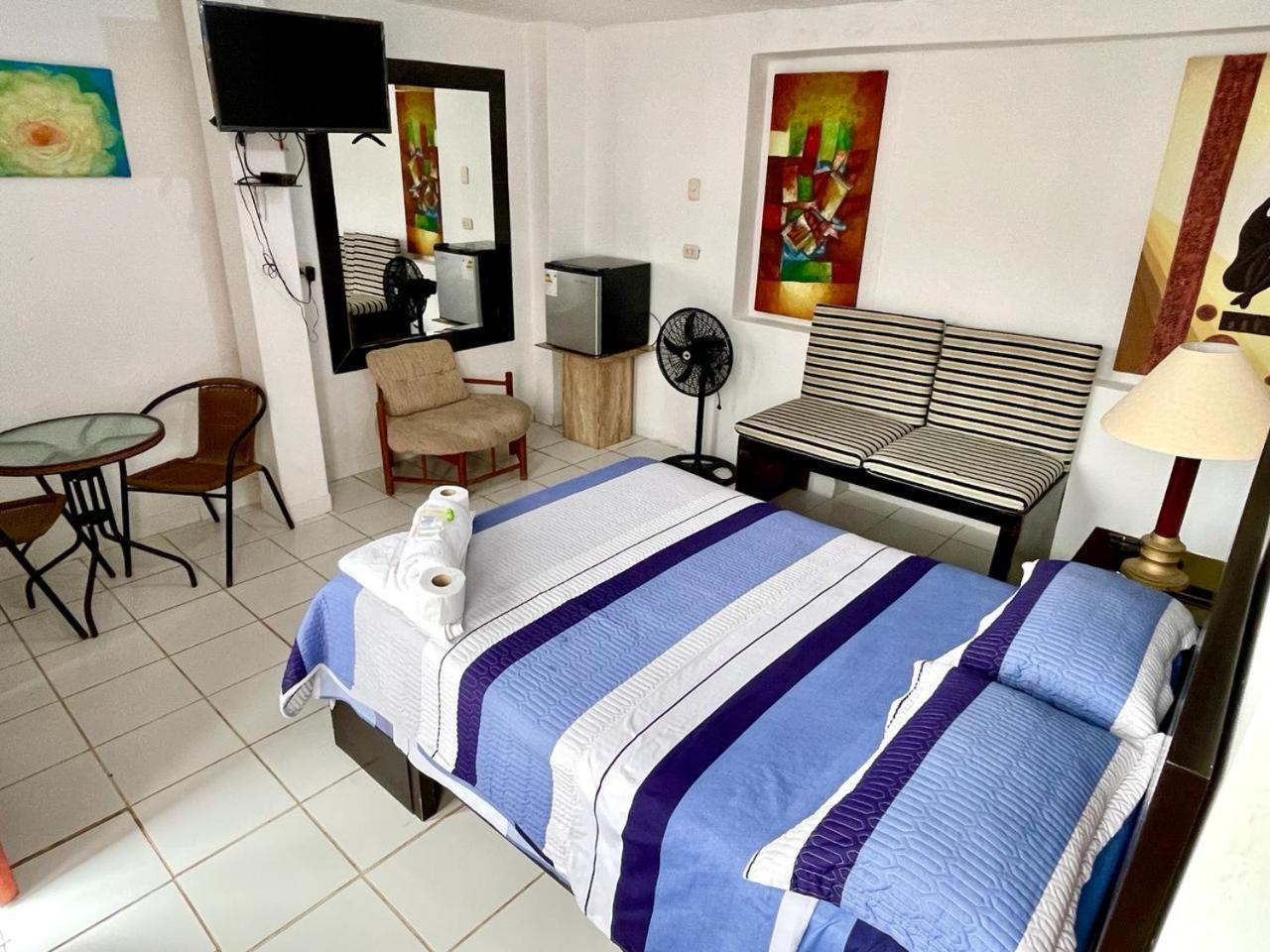 Hostal Ocean Pacifico Пунта Негра Екстериор снимка