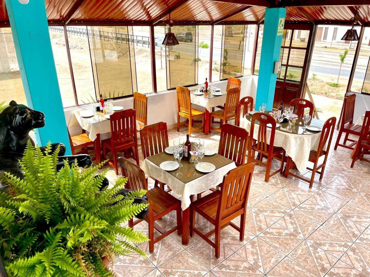 Hostal Ocean Pacifico Пунта Негра Екстериор снимка