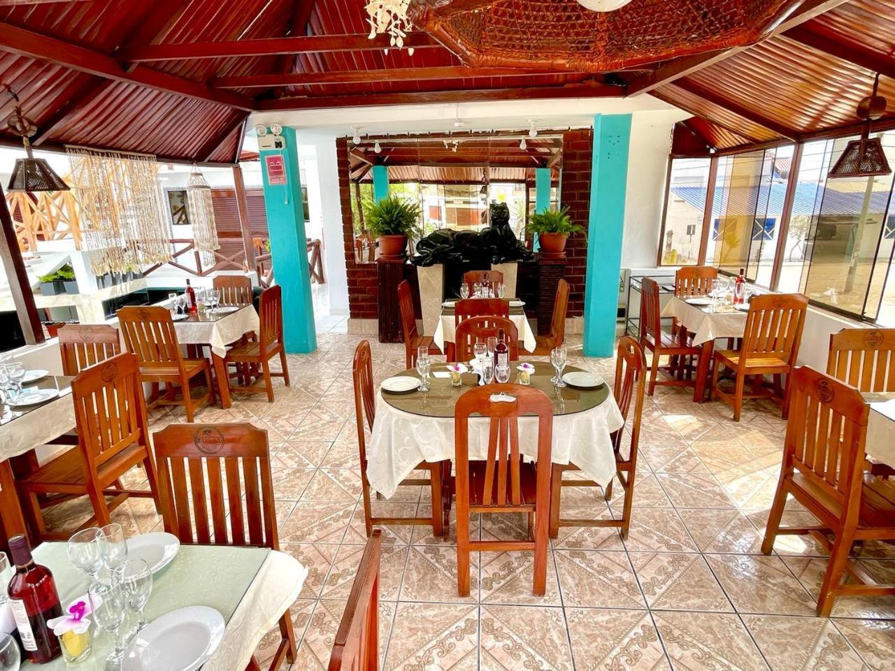 Hostal Ocean Pacifico Пунта Негра Екстериор снимка