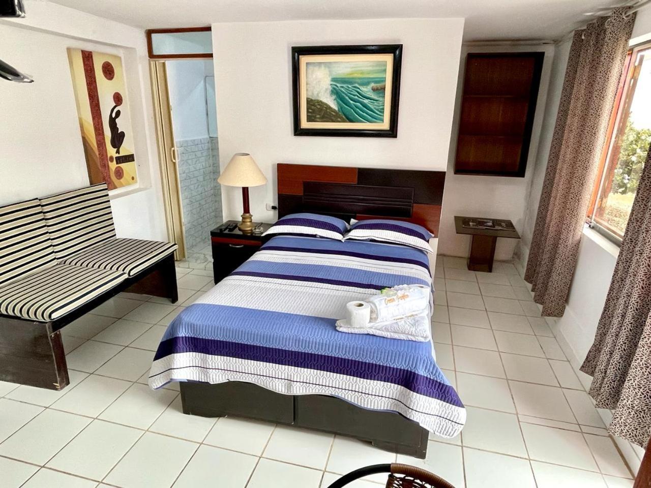 Hostal Ocean Pacifico Пунта Негра Екстериор снимка