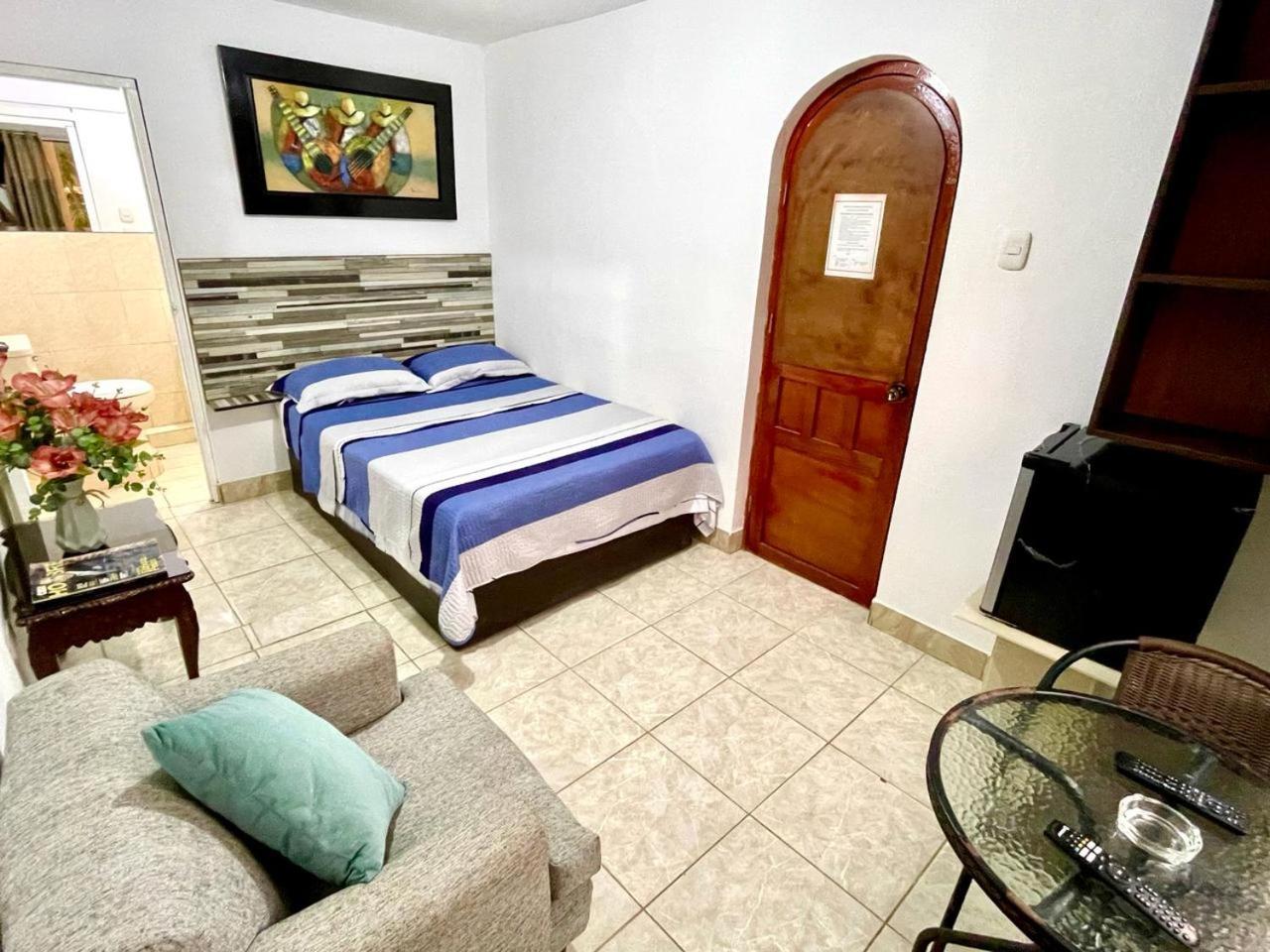 Hostal Ocean Pacifico Пунта Негра Екстериор снимка