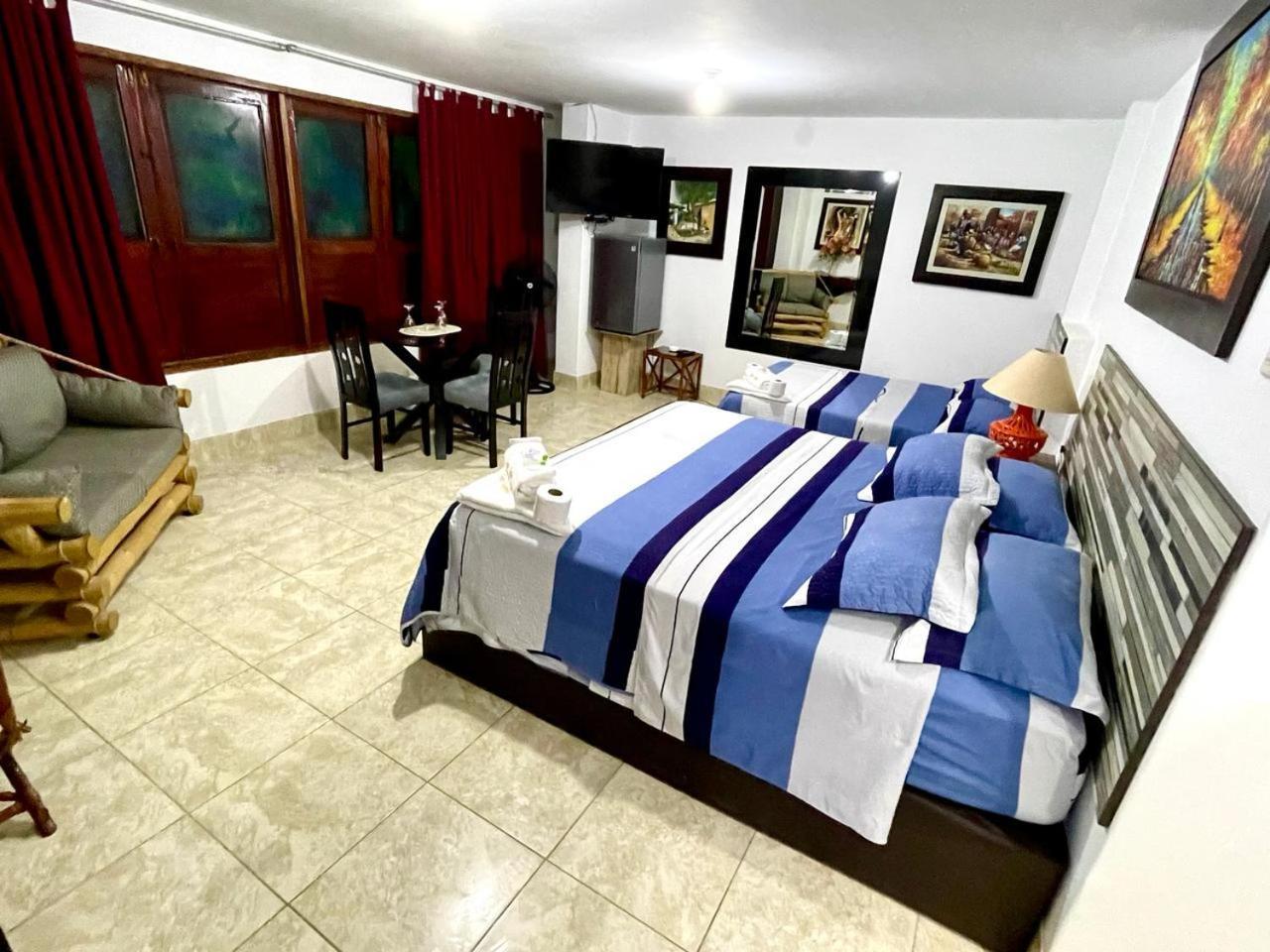 Hostal Ocean Pacifico Пунта Негра Екстериор снимка
